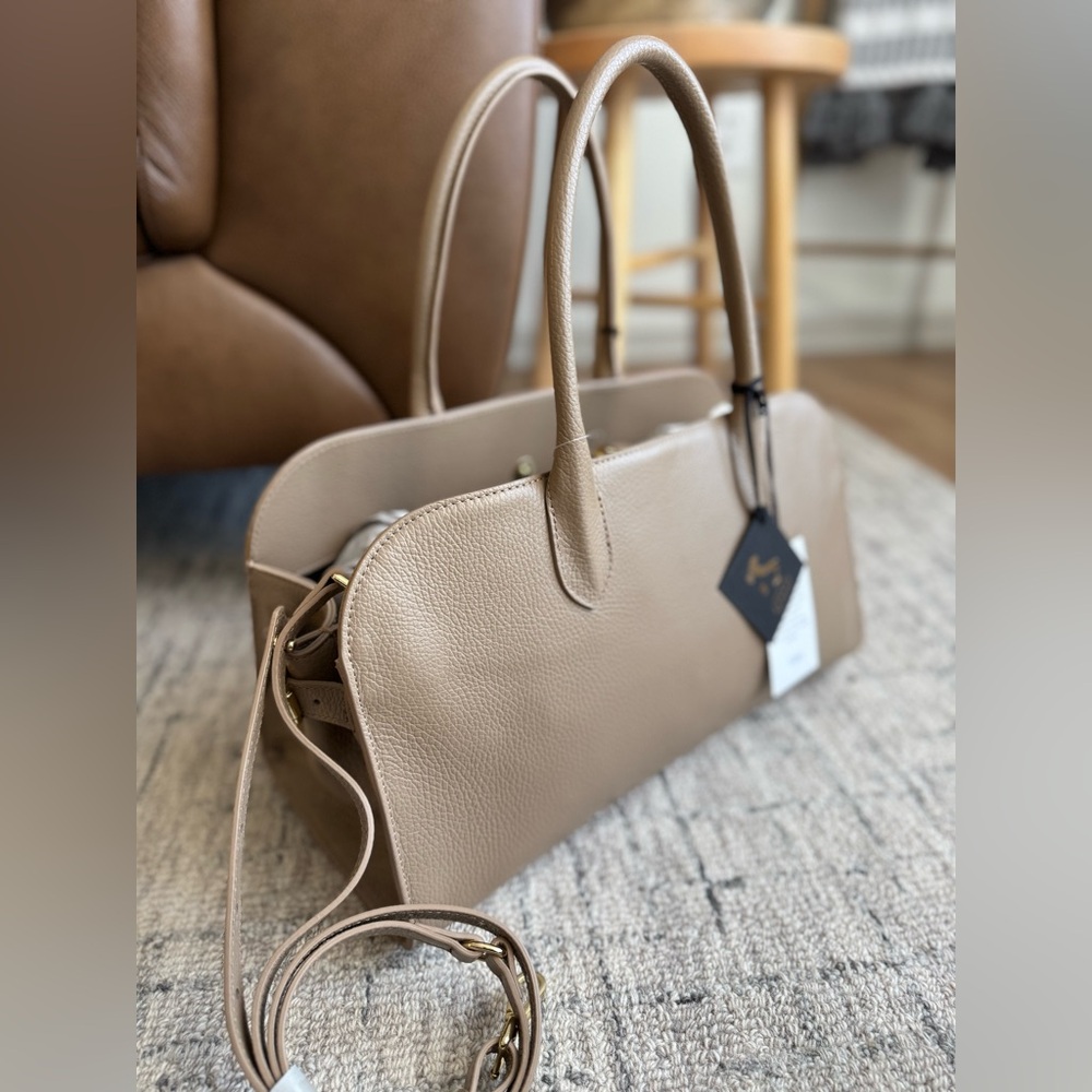 Claudia Firenze Pebbled Leather East-West Tote Bag - Picture 2 of 5